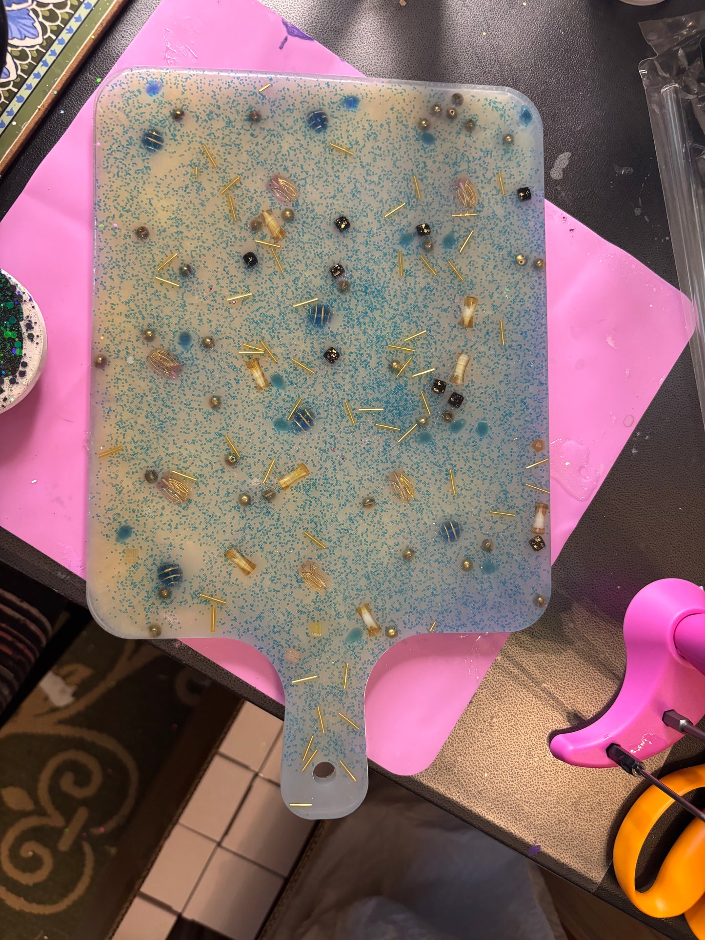 Glitter epoxy cutting board