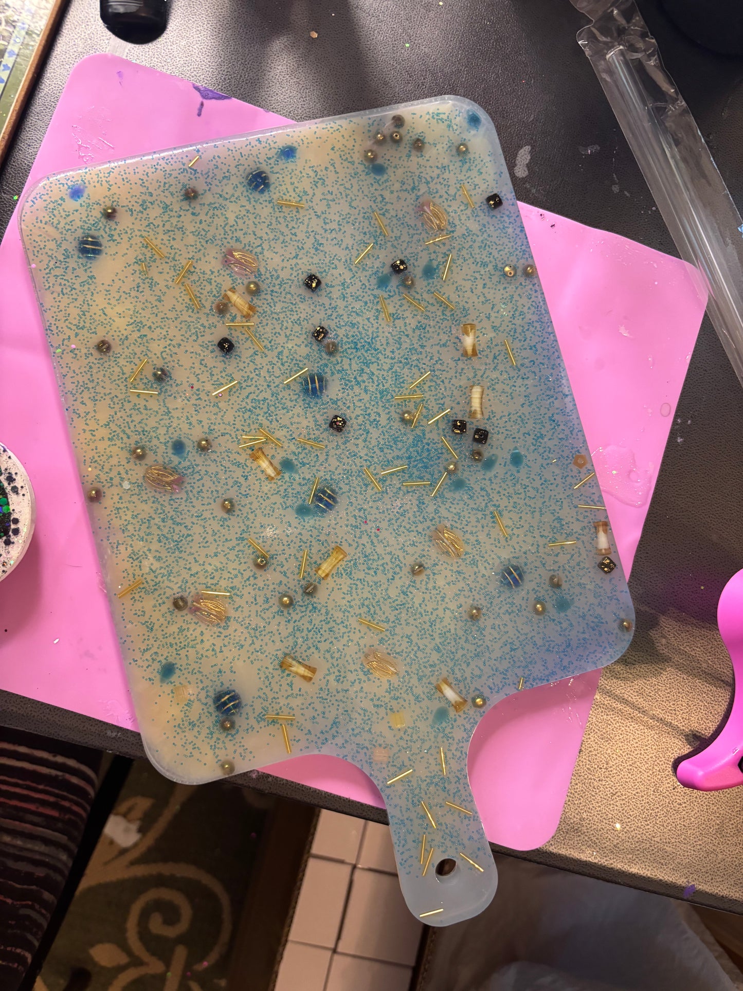 Glitter epoxy cutting board